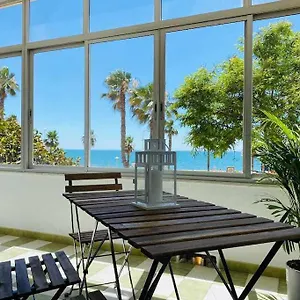 almirante-unico-apart-en-1linea-de-playa-y-aparcamiento.hotelsinnerja.org/